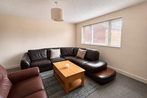 2 bedroom maisonette to rent, Shepherds Mead, Hitchin