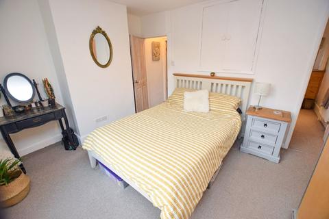 32 Dryden Road, Exeter, EX2 5BS