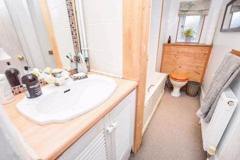 32 Dryden Road, Exeter, EX2 5BS