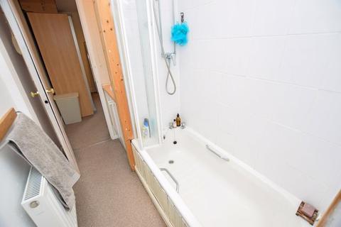 32 Dryden Road, Exeter, EX2 5BS