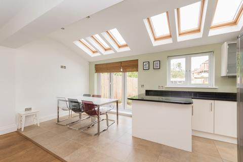 4 bedroom semi-detached house to rent, St Leonards Road, Headington, OX3 8AB