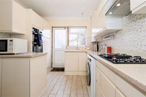 47 Heather Way, Romford, RM1 4SX