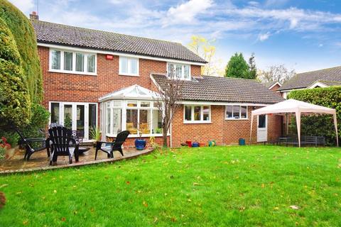 15 Geralds Grove, Banstead, SM7 1NE
