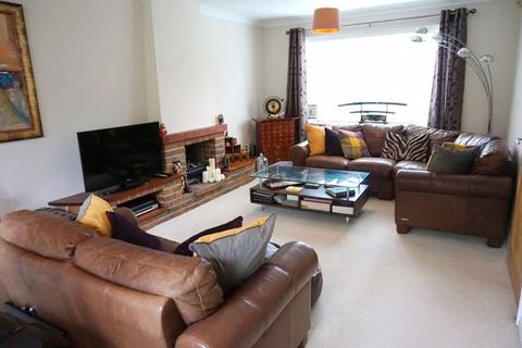 15 Geralds Grove, Banstead, SM7 1NE