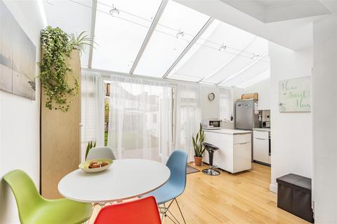 2 Wydell Close, Morden, SM4 4NS