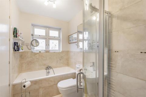 2 Wydell Close, Morden, SM4 4NS