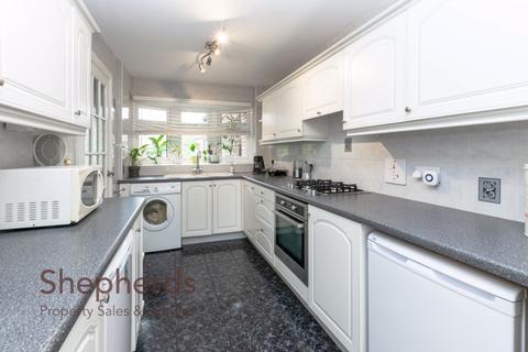 83 Glamis Close, Cheshunt, Waltham Cross, EN7 6JD