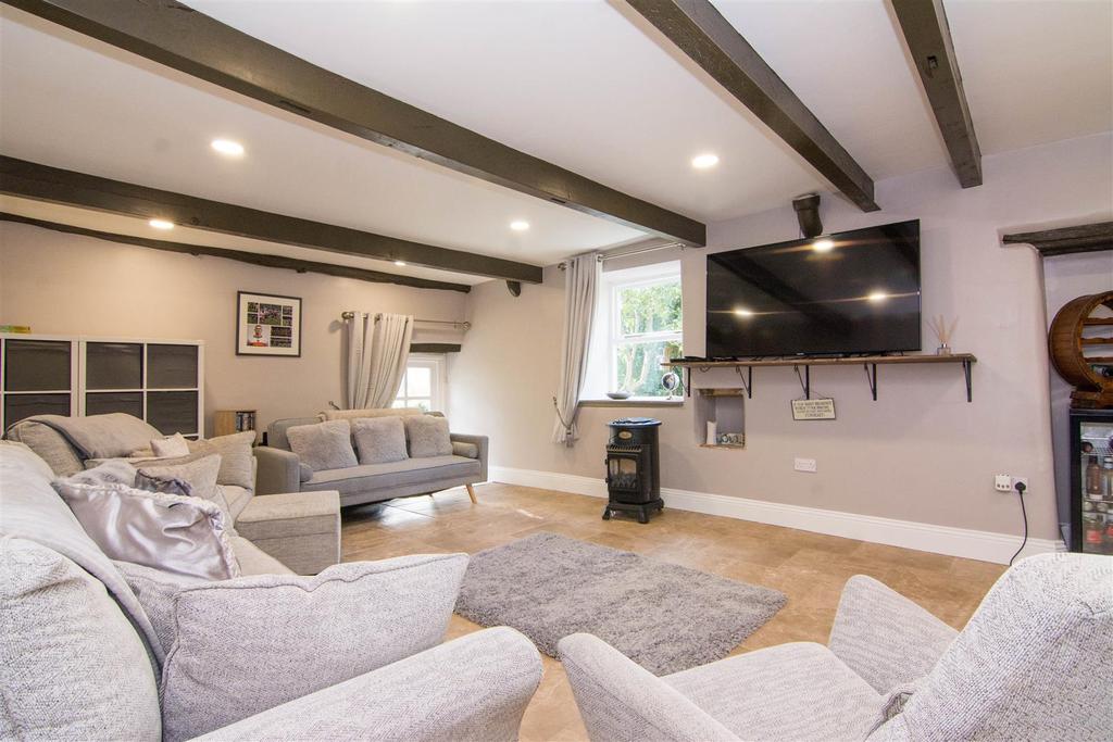 Hodgson Fold, Bradford 4 bed farm house £375,000