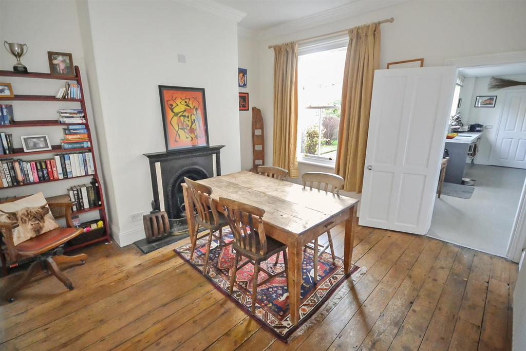 Tinwell Road, Stamford 3 bed end of terrace house £475,000