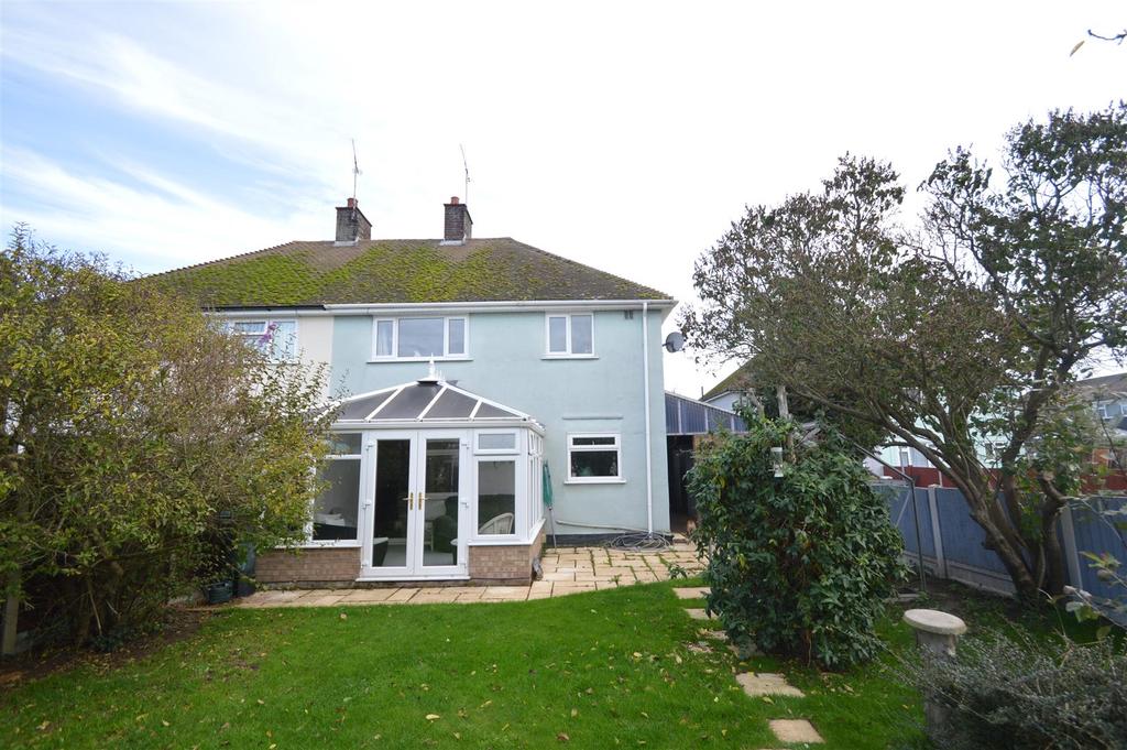 Twyford Avenue, Great Wakering 3 bed semidetached house £290,000