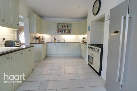 6 Greenfield Lane, Balby, Doncaster, DN4 0PT