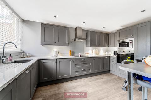 14 Ellison Close, Windsor, SL4 4BZ