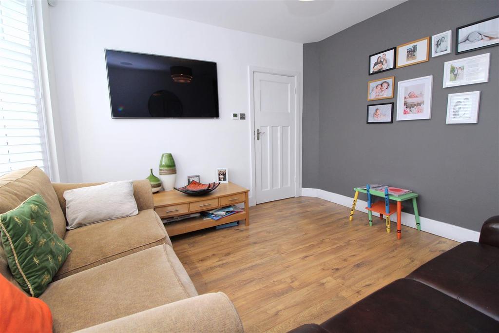 29 Willow Crescent - Living Room - 2.JPG