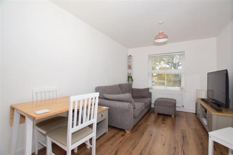 Flat 3, 18 Albion Road, Broadstairs, CT10 2UP