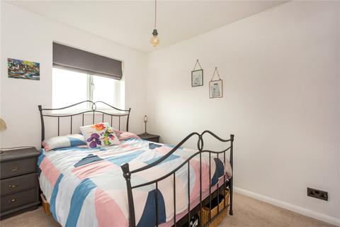 4 Bradley Close, Oakley, Aylesbury, HP18 9QS