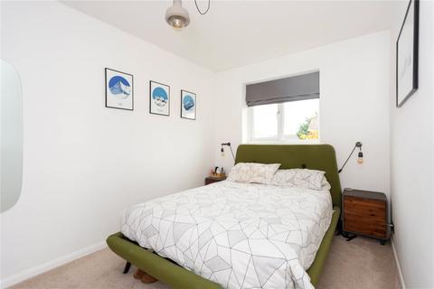 4 Bradley Close, Oakley, Aylesbury, HP18 9QS