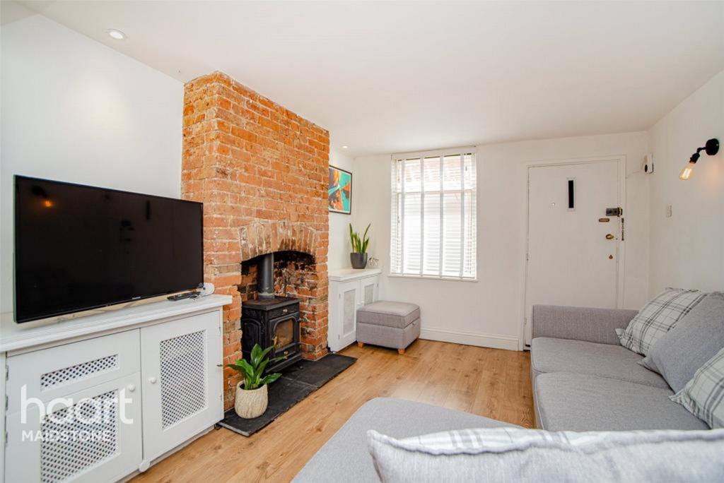 Waterloo Street, Maidstone 3 bed semidetached house for sale £250,000