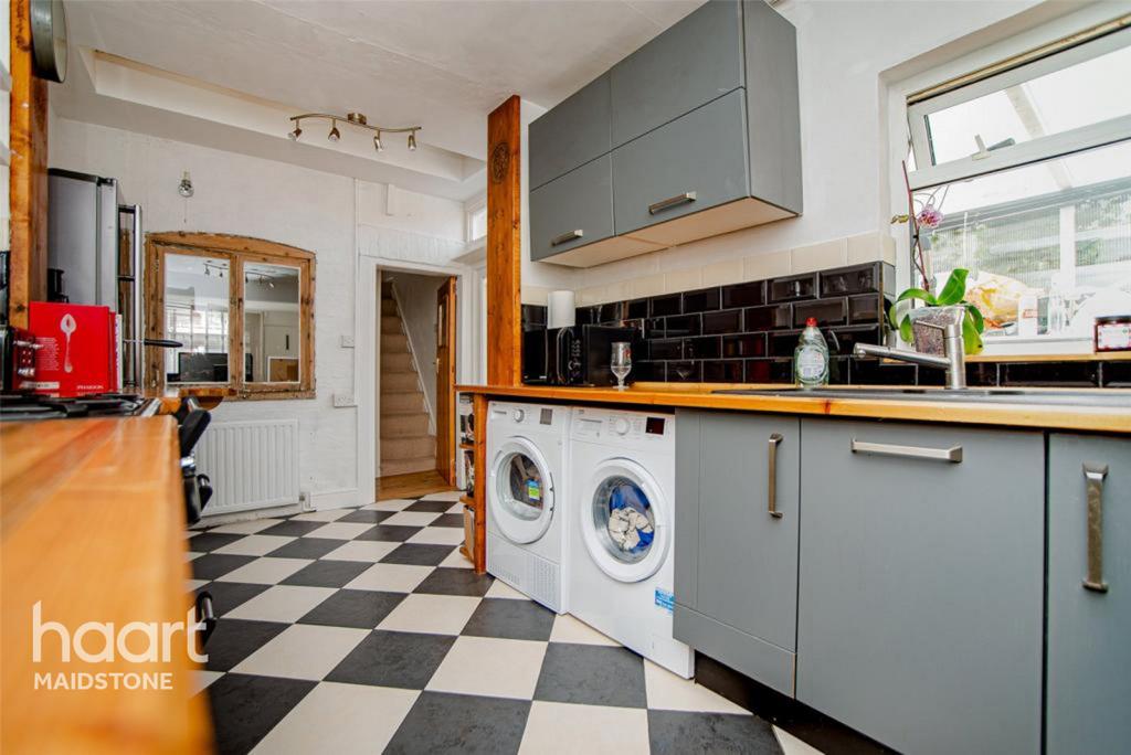 Waterloo Street, Maidstone 3 bed semidetached house for sale £250,000