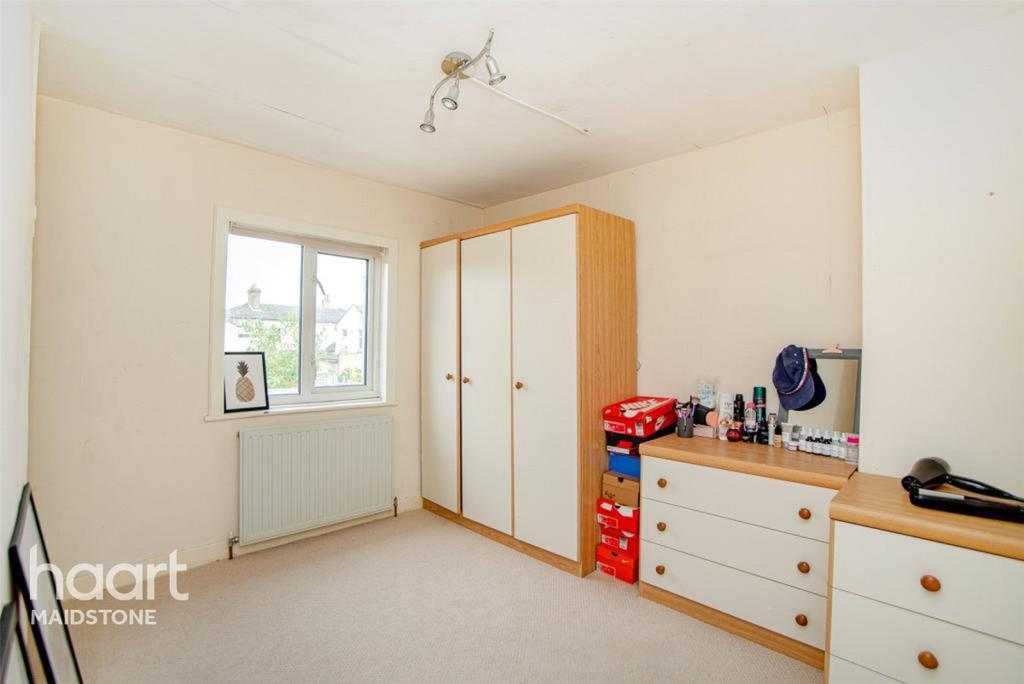 Waterloo Street, Maidstone 3 bed semidetached house for sale £250,000