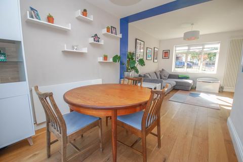96 Hutton Drive, Hutton, Brentwood, CM13 1QN