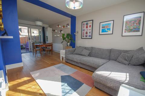 96 Hutton Drive, Hutton, Brentwood, CM13 1QN