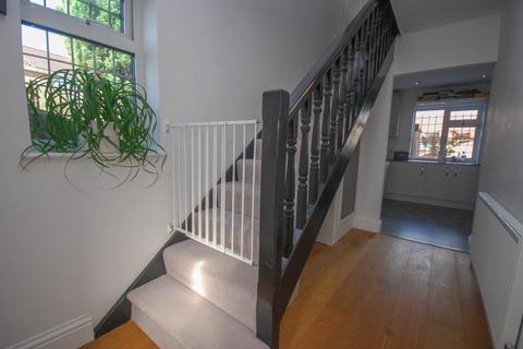 96 Hutton Drive, Hutton, Brentwood, CM13 1QN