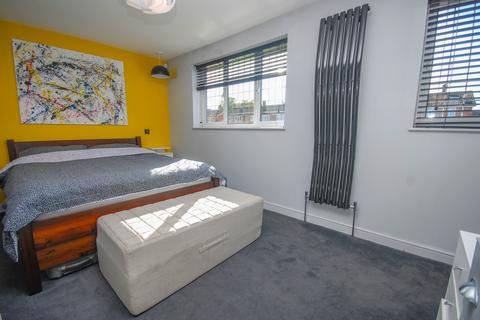 96 Hutton Drive, Hutton, Brentwood, CM13 1QN