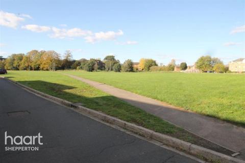 43 Falcon Drive, Stanwell, Staines-upon-thames, TW19 7EU
