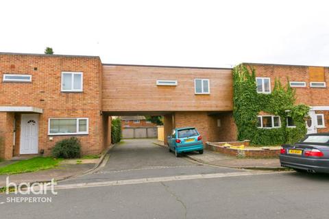 43 Falcon Drive, Stanwell, Staines-upon-thames, TW19 7EU