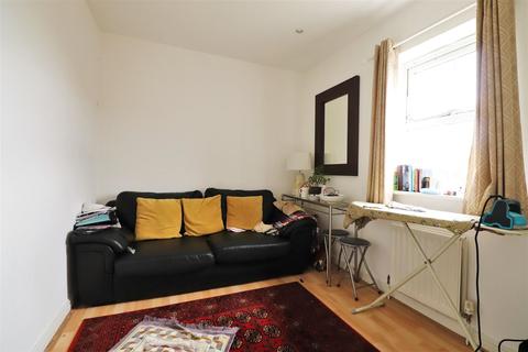 7 Meriel Walk, Greenhithe, DA9 9GL