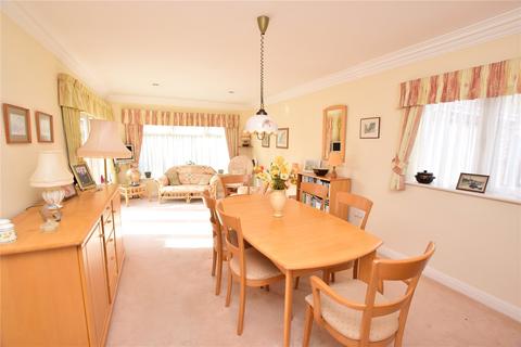 2 Nunnerley Place, Waltham, Grimsby, DN37 0NZ