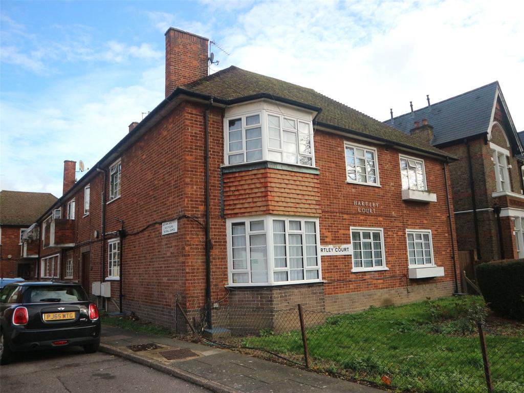 Hartley Court, Uxbridge Road, Ealing Common, W5 3 bed apartment £