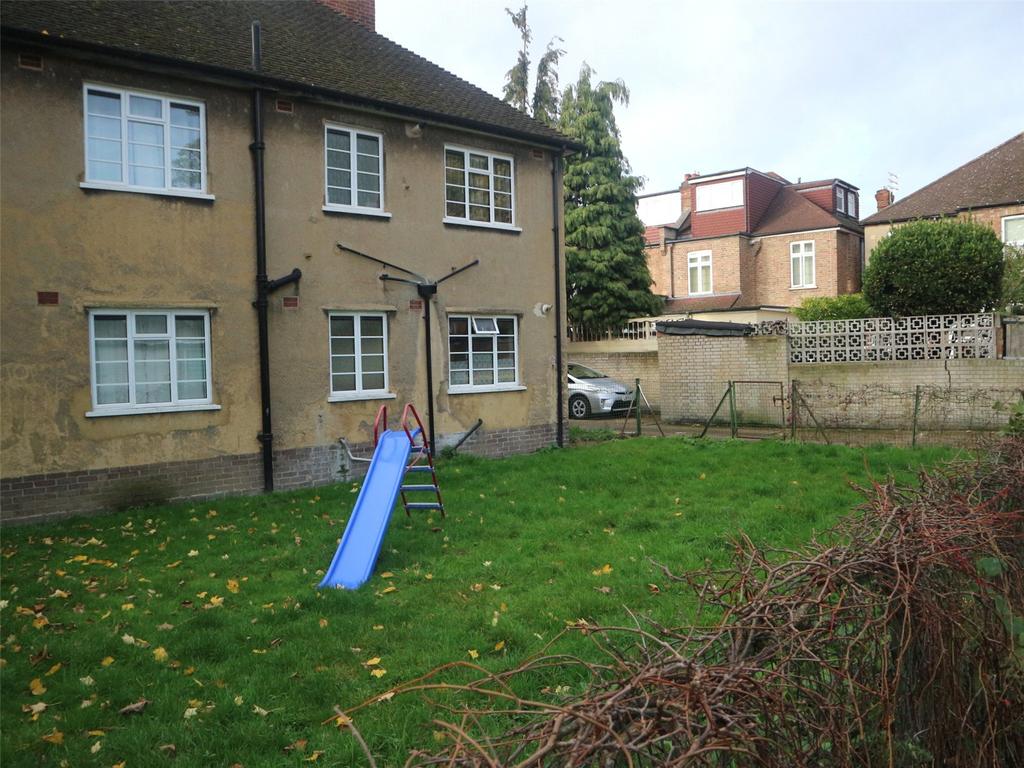 Hartley Court, Uxbridge Road, Ealing Common, W5 3 bed apartment £