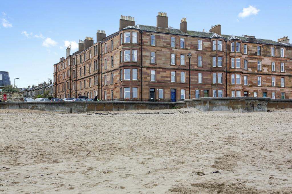 73 Promenade, Portobello, EH15 2DX 3 bed flat £425,000