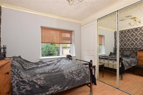 5 Totnes Road, Welling, DA16 1BU