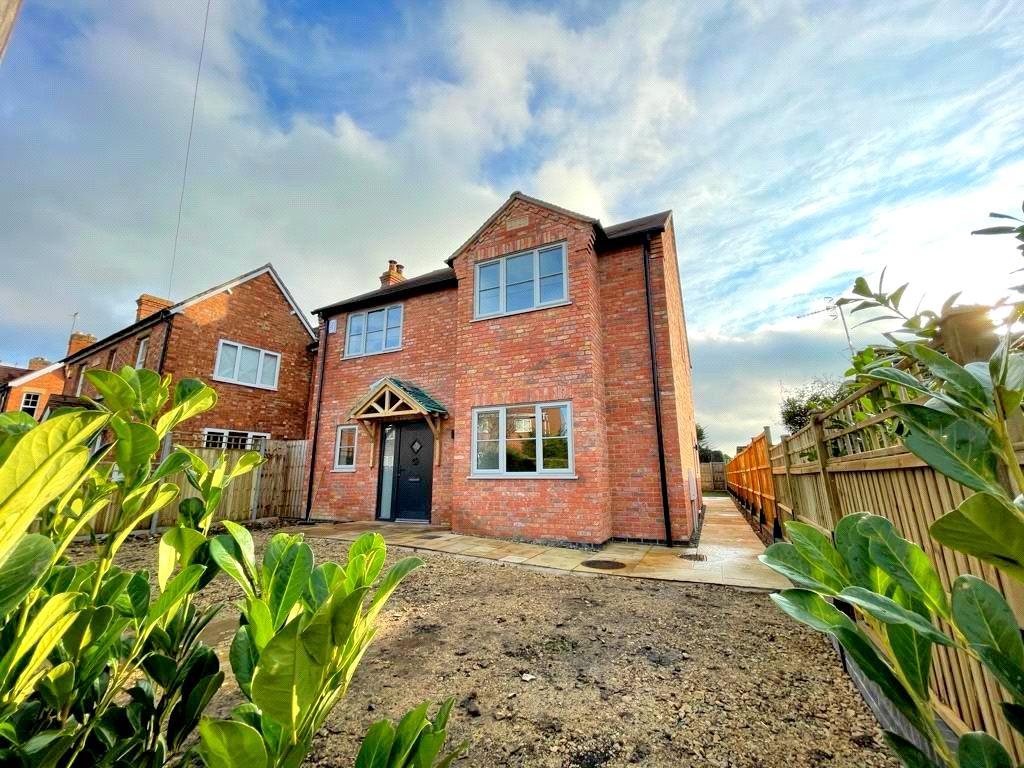 Badsey Fields Lane, Badsey, Evesham, Worcestershire, WR11 4 bed house