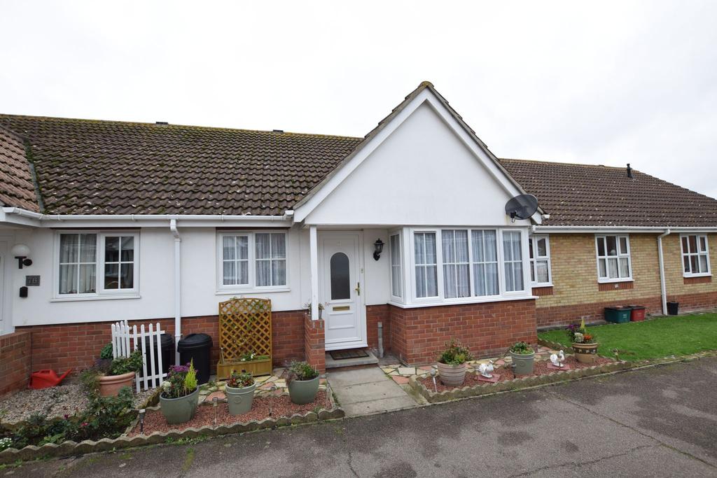 Lyon Close, ClactononSea 2 bed terraced bungalow £165,000