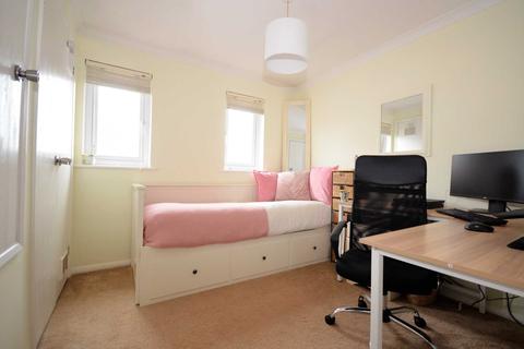 64 Connaught Way, Billericay, CM12 0UN