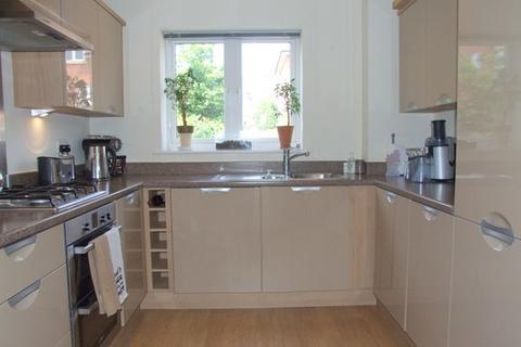 15 Academy Place, Isleworth, TW7 5FD