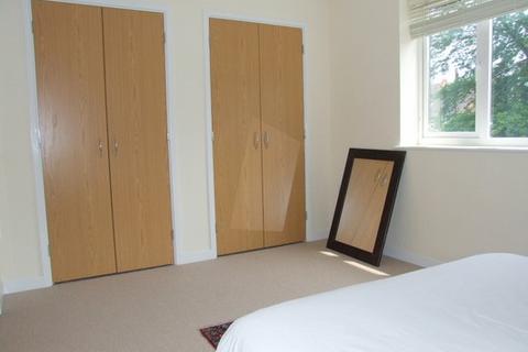 15 Academy Place, Isleworth, TW7 5FD