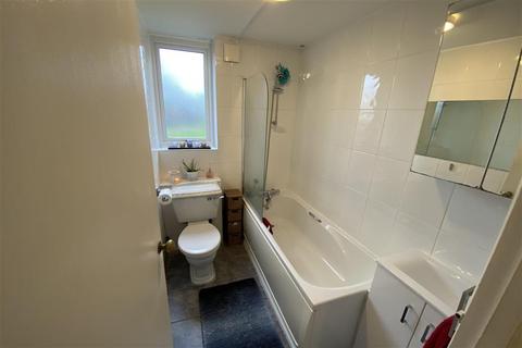 34 Heron Hill, Belvedere, DA17 5HF