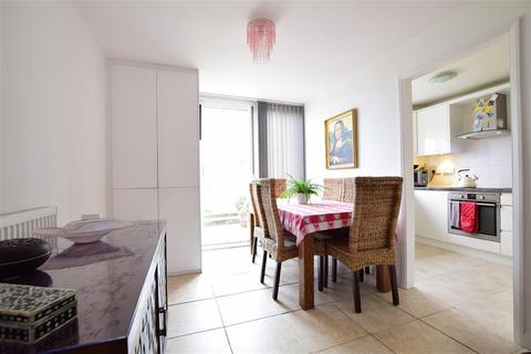 34 Heron Hill, Belvedere, DA17 5HF