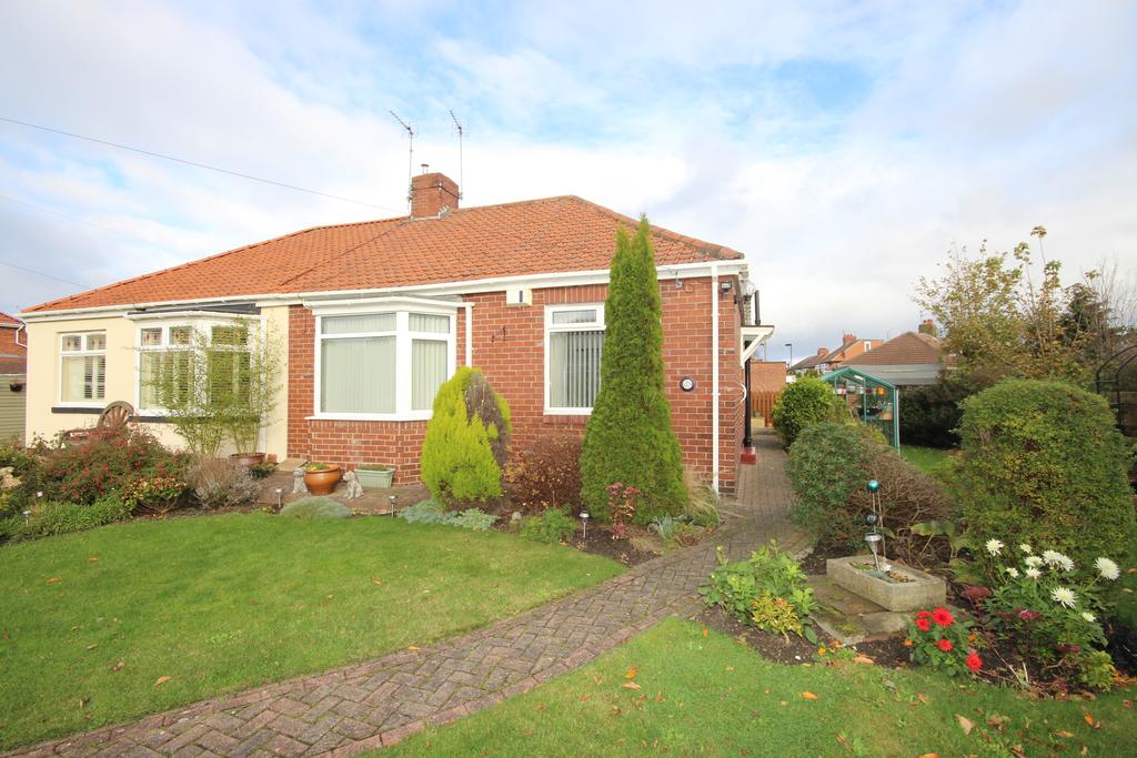 Green Close, West Monkseaton, Whitley... 2 bed semidetached bungalow