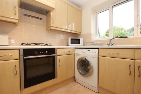 2 Astley Heights, Darwen, BB3 2TE