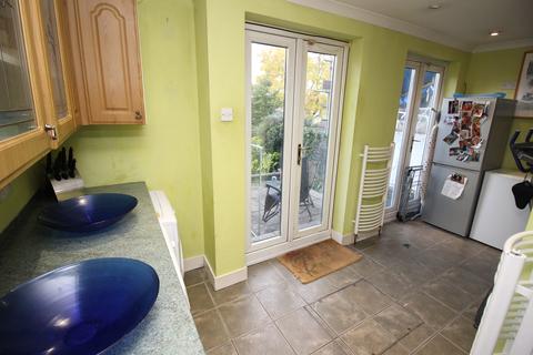 16 Leafield Road, Sutton, SM1 2NH