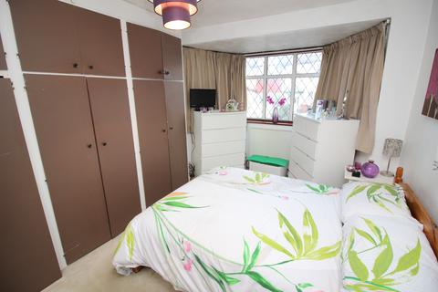 16 Leafield Road, Sutton, SM1 2NH