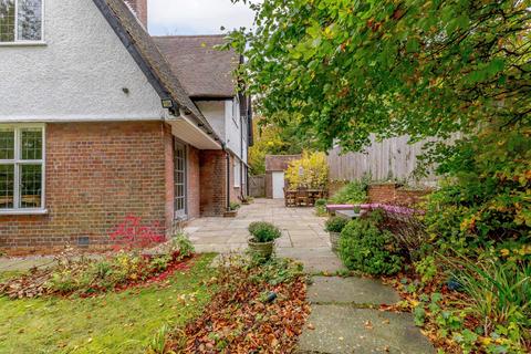 Wivenhoe Beech Grove, Amersham, HP7 0AZ