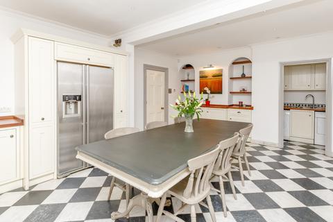 Wivenhoe Beech Grove, Amersham, HP7 0AZ