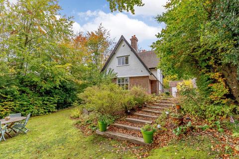 Wivenhoe Beech Grove, Amersham, HP7 0AZ