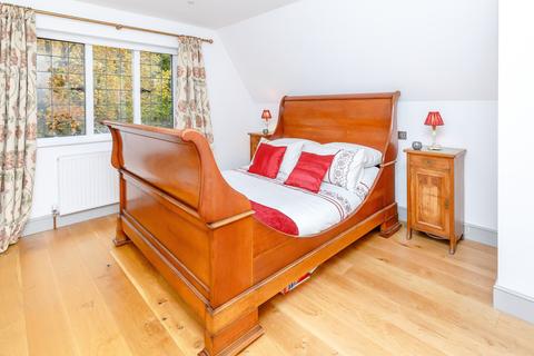 Wivenhoe Beech Grove, Amersham, HP7 0AZ